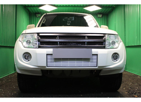 Защита радиатора - MITSUBISHI PAJERO 2011-2014г.в. (IV рестайлинг) Защита радиатора - MITSUBISHI PAJERO 2011-2014г.в. (IV рестайлинг)