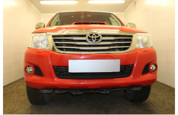 Защита радиатора - TOYOTA HILUX 2011-2015г.в. (VII рестайлинг)