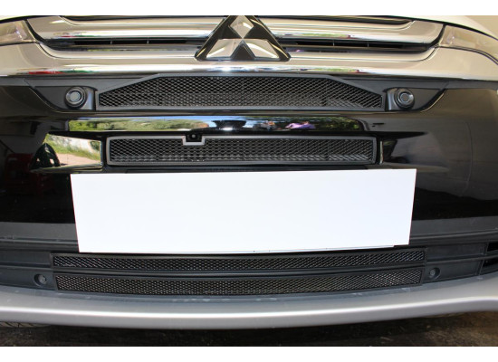 Защита радиатора - MITSUBISHI OUTLANDER 2015-2018г.в. (III рестайлинг-2) Защита радиатора - MITSUBISHI OUTLANDER 2015-2018г.в. (III рестайлинг-2)