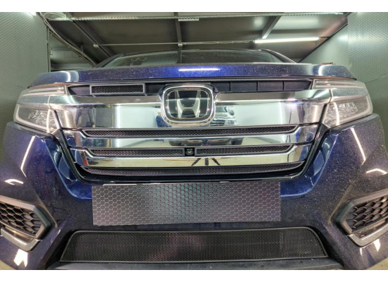 Защита радиатора - HONDA STEPWGN (Spada) 2017-2021г.в. (V рестайлинг) Защита радиатора - HONDA STEPWGN (Spada) 2017-2021г.в. (V рестайлинг)